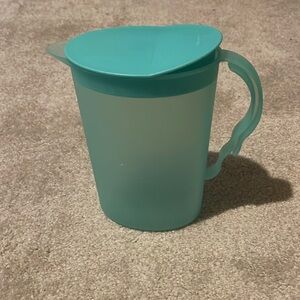Tupperware 2 quart pitcher